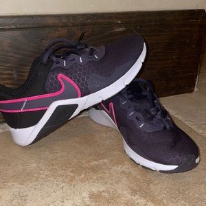 Kid size 6. Nike shoes